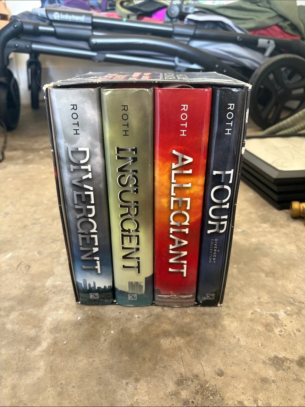 Barnes & Noble Divergent Series Box Set - Blue, Green, Red, Black